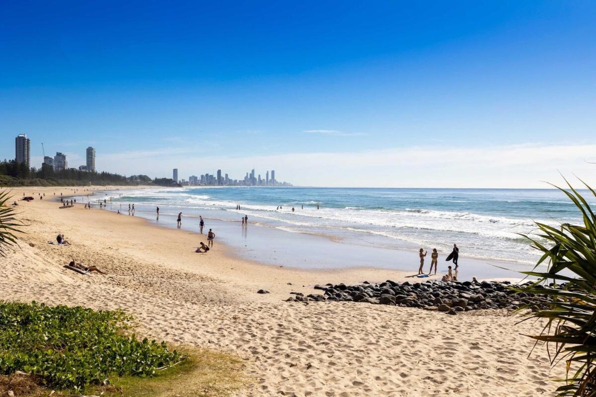 Cosy Burleigh Getaway! Apartment
