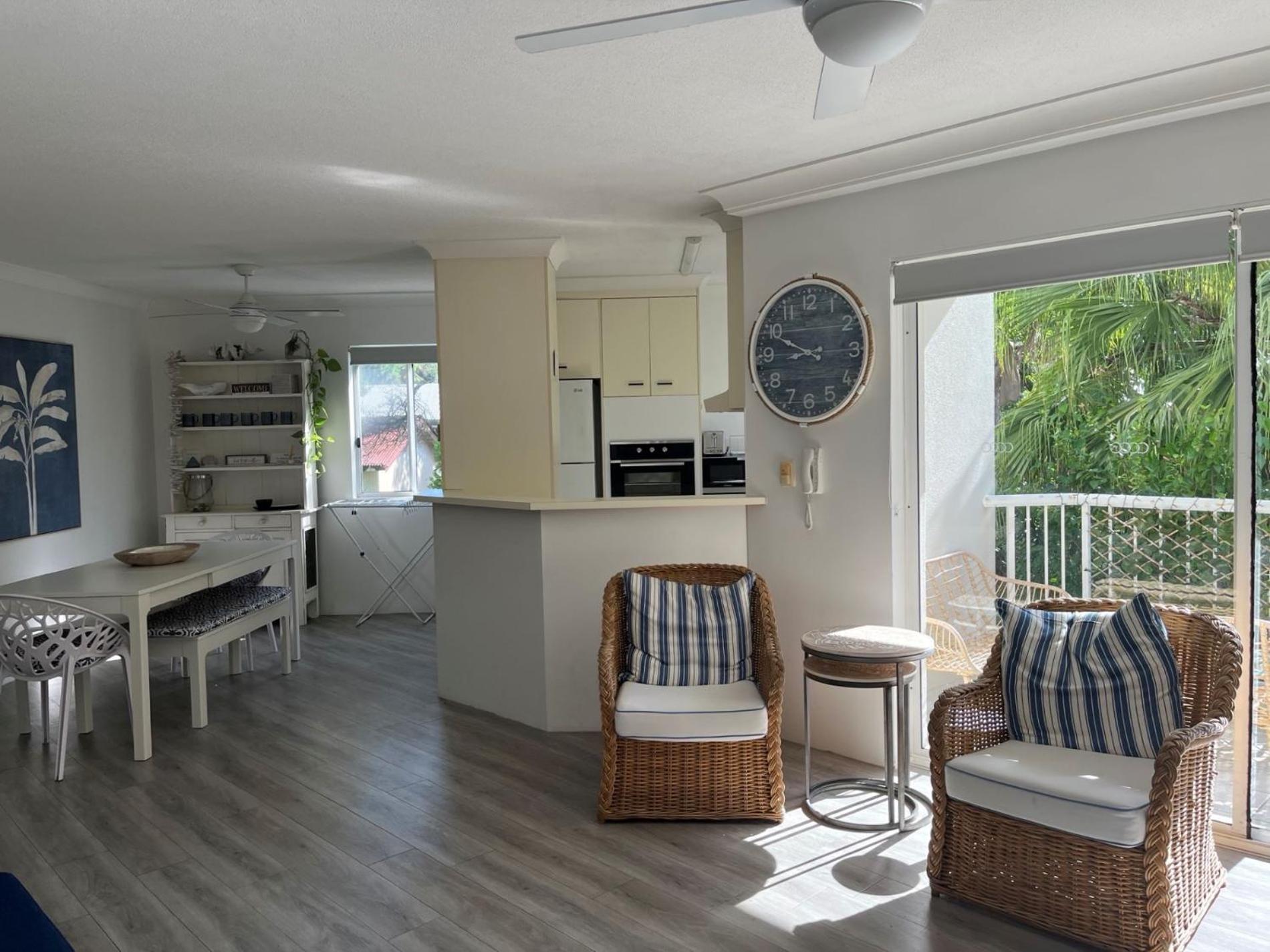 Cosy Burleigh Getaway! *